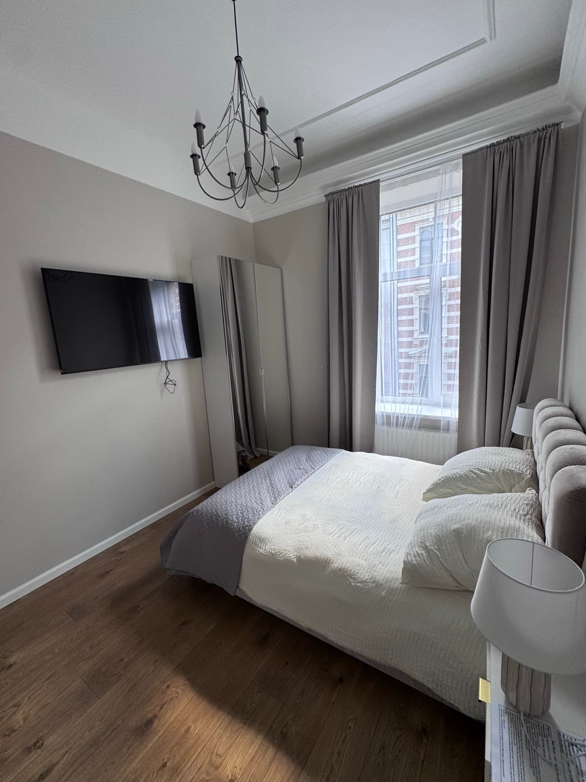 AK3 Smart Home Deluxe Queen studio